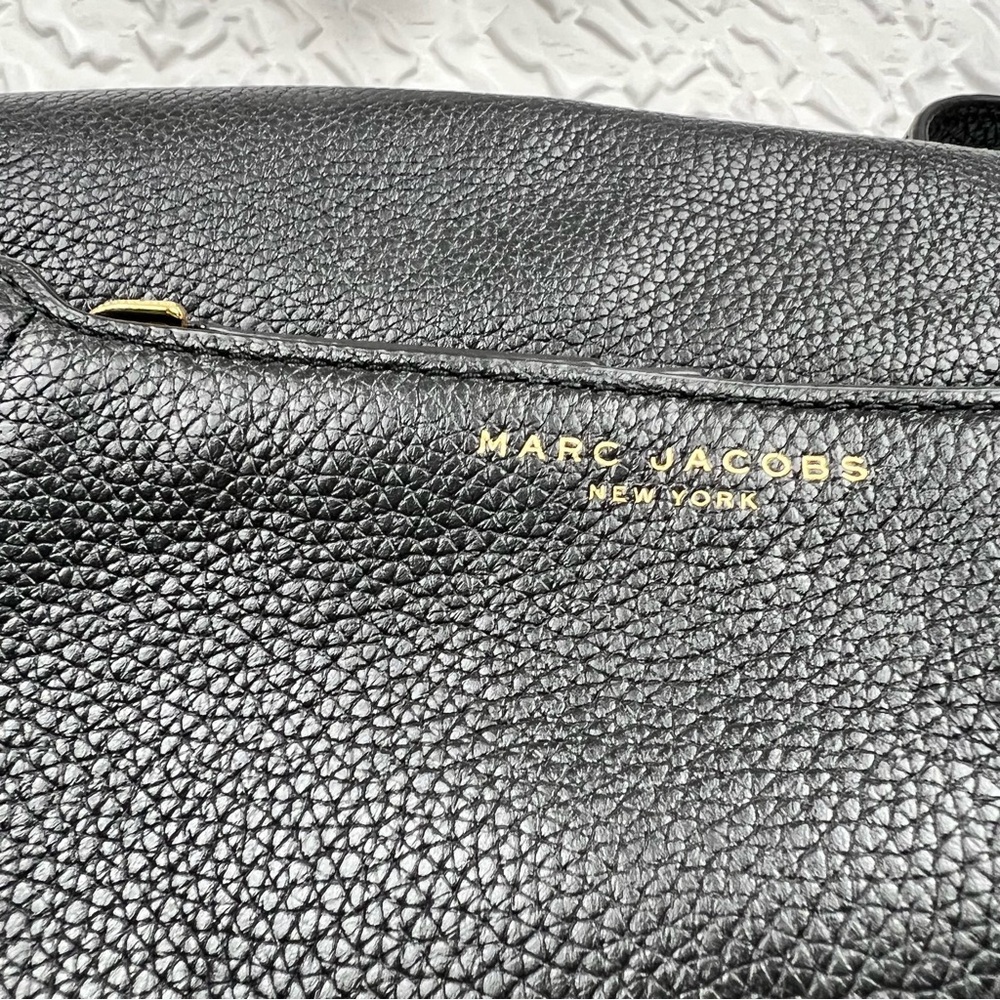 Marc Jacobs Empire City Messenger Leather
Crossbody Bag Black - Picture 3 of 12
